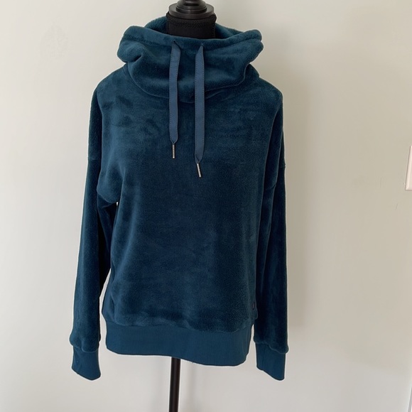 Barely worn beautiful blue sweater - Picture 1 of 4